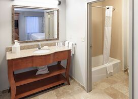 Hampton Inn & Suites Cedar Rapids - North