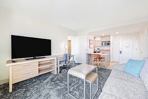 Homewood Suites by Hilton East Rutherford - Meadowlands
