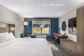 Holiday Inn Express Hotel & Suites Vancouver Mall by IHG