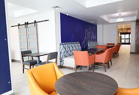 Holiday Inn Express Hotel & Suites Vancouver Mall by IHG