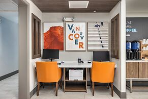 Holiday Inn Express Hotel & Suites Vancouver Mall by IHG