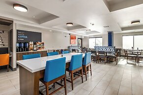 Holiday Inn Express Hotel & Suites Vancouver Mall by IHG