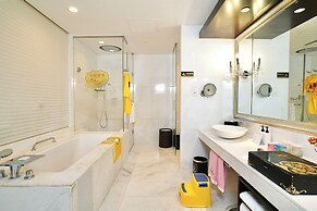 Intercontinental Dalian by IHG