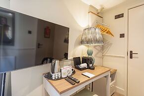 The George Hotel, Amesbury, Wiltshire