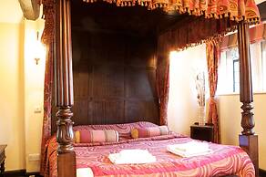 George & Pilgrims Hotel