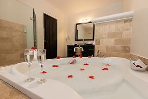 Shana by the Beach Manuel Antonio