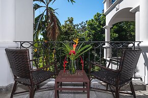 Shana by the Beach Manuel Antonio