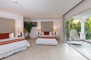 Shana by the Beach Manuel Antonio