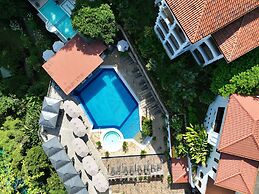 Shana by the Beach Manuel Antonio