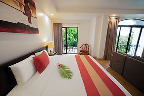 Shana by the Beach Manuel Antonio