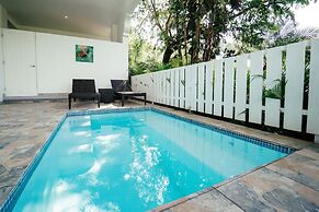 Shana by the Beach Manuel Antonio