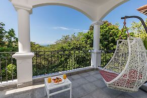 Shana by the Beach Manuel Antonio