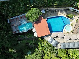Shana by the Beach Manuel Antonio
