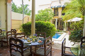 Casa De Las Columnas