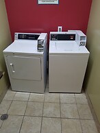 La Quinta Inn & Suites by Wyndham Atlanta-Union City