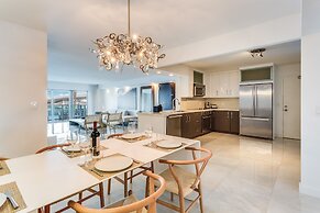 Beach Haus Bal Harbour