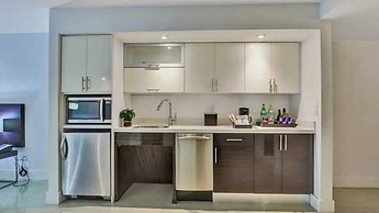 Beach Haus Bal Harbour