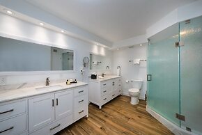 Beach Haus Bal Harbour