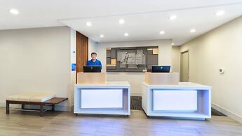 Holiday Inn Express & Suites Dinuba West by IHG