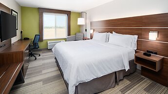 Holiday Inn Express & Suites Dinuba West by IHG