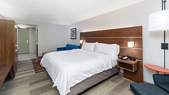 Holiday Inn Express & Suites Dinuba West by IHG