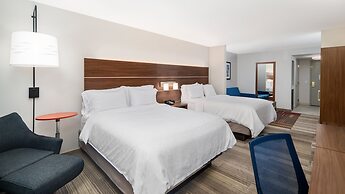 Holiday Inn Express & Suites Dinuba West by IHG