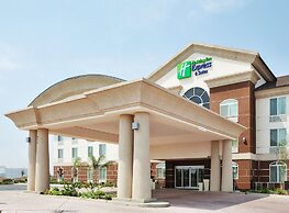 Holiday Inn Express & Suites Dinuba West by IHG