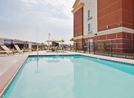 Holiday Inn Express & Suites Dinuba West by IHG