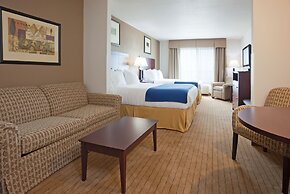 Holiday Inn Express & Suites Antigo by IHG