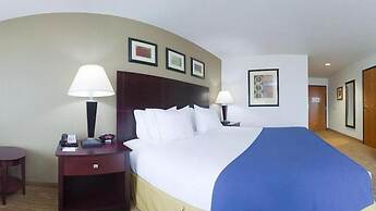 Holiday Inn Express & Suites Antigo by IHG