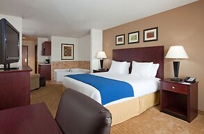 Holiday Inn Express & Suites Antigo by IHG