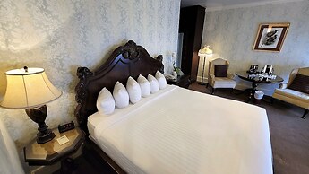 The General Palmer Hotel