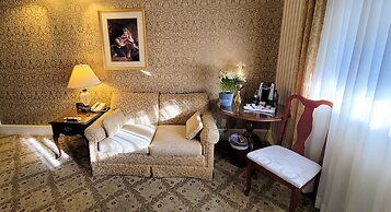 The General Palmer Hotel