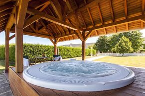 Le Fleuray Hotel & Restaurant