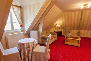 Le Fleuray Hotel & Restaurant