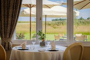 Le Fleuray Hotel & Restaurant
