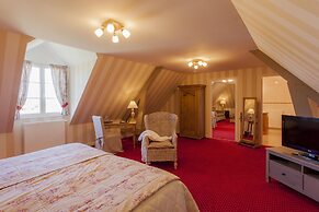 Le Fleuray Hotel & Restaurant