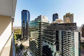 Oaks Brisbane River City Suites