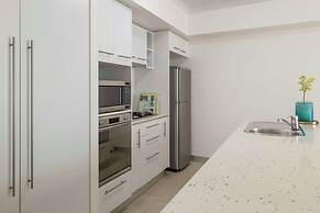 Oaks Brisbane River City Suites