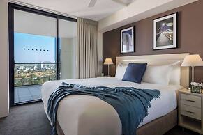 Oaks Brisbane River City Suites