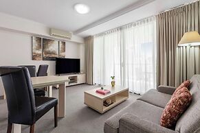 Oaks Brisbane River City Suites