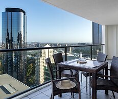Oaks Brisbane River City Suites