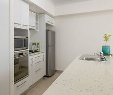 Oaks Brisbane River City Suites