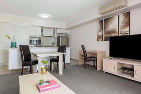 Oaks Brisbane River City Suites