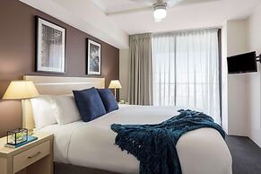 Oaks Brisbane River City Suites