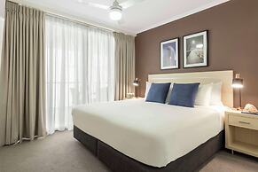 Oaks Brisbane River City Suites