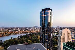Oaks Brisbane River City Suites