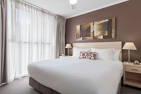 Oaks Brisbane River City Suites