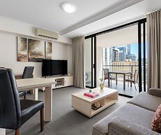 Oaks Brisbane River City Suites