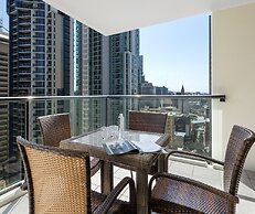 Oaks Brisbane River City Suites